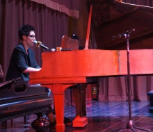 Carlo Aspri sings and plays piano while giving motivational speaking seminars to audiences in China, Canada and USA.