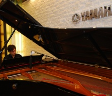 Concert at the “Yamaha Music Communication Center” in Beijing, China, in front of VIPs, dignitaries and members of the Canadian and foreign Embassies. Following Carlo's successful performance, he was interviewed by top ranked medias in China, such as:" China Daily", "Beijing Today", "Beijing Calling", "Global Times", etc.